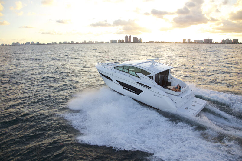 Cruisers Yachts motoryacht at sunset